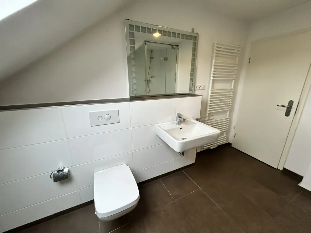 Gemütlichkeit garantiert - Großzügige 2 Zimmer Dachgeschosswohnung in Nähe des Phönixsees!