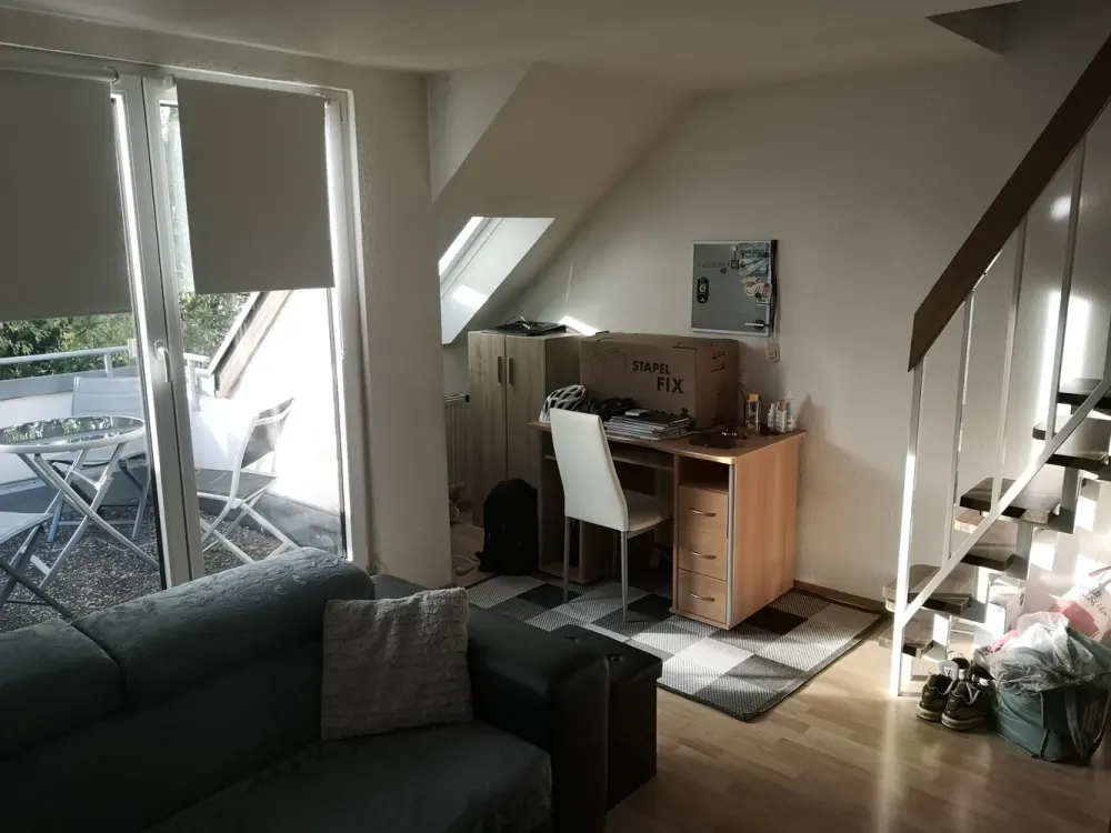 Zentral gelegene 2-Zimmer-Maisonettenwohnung mit Balkon und Tiefgaragenplatz in Stuttgart-Vaihingen