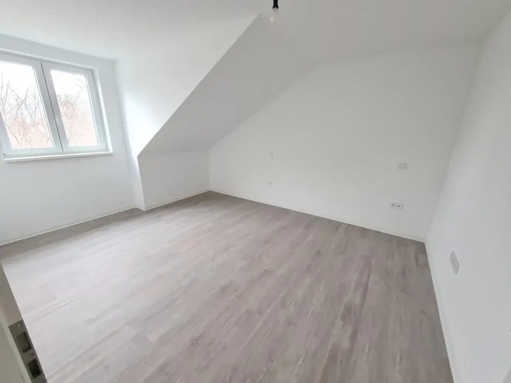 Fußbodenheizung, offene Küche, großer Balkon - Moderne Wohnung in Dormagen