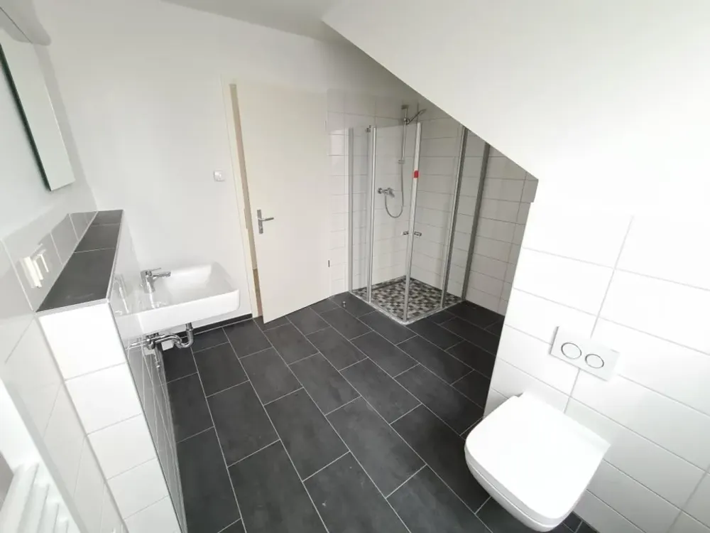 Fußbodenheizung, offene Küche, großer Balkon - Moderne Wohnung in Dormagen