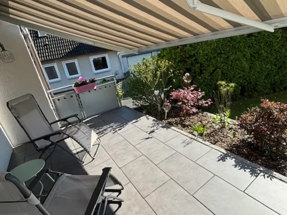 Großzügige 6-Zimmer Wohnung im EG mit traumhaftem Garten und zwei Terrassen in Erlangen-Büchenbach