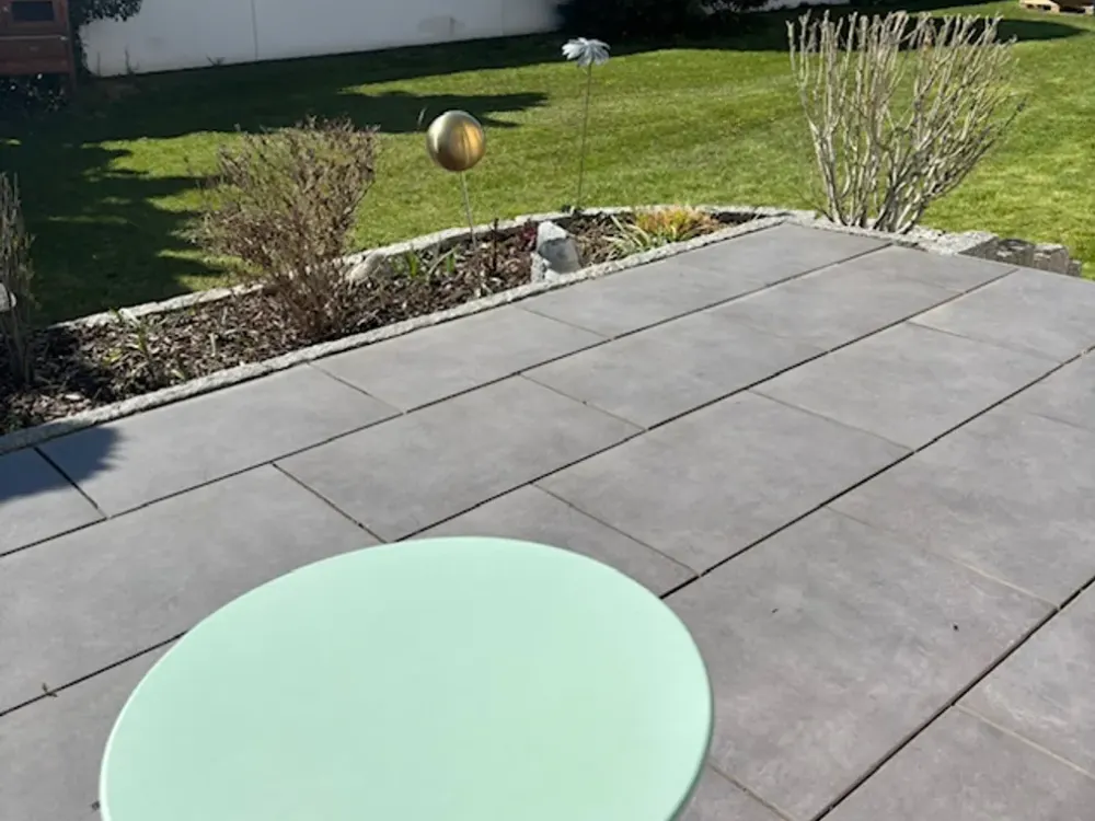 Großzügige 6-Zimmer Wohnung im EG mit traumhaftem Garten und zwei Terrassen in Erlangen-Büchenbach