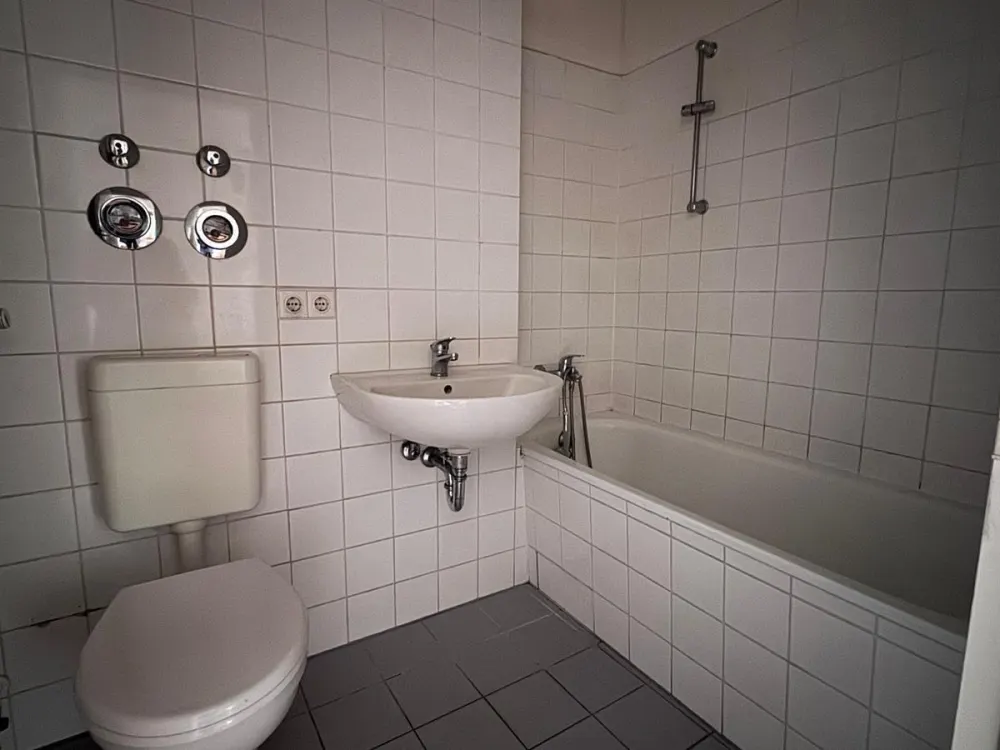 3-Zimmer Wohnung mitten in Friedrichshain!
