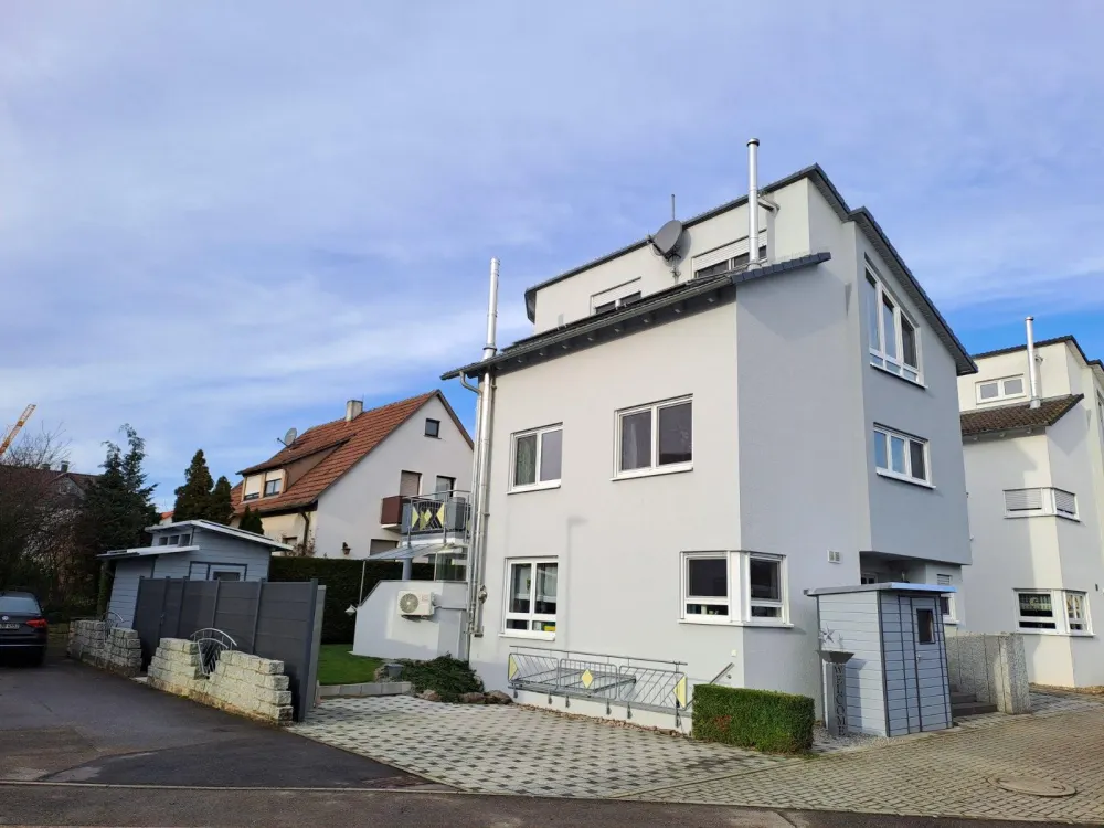 HOLZGERLINGEN modernes 1 1/2 Zimmer Appartement voll möbliert