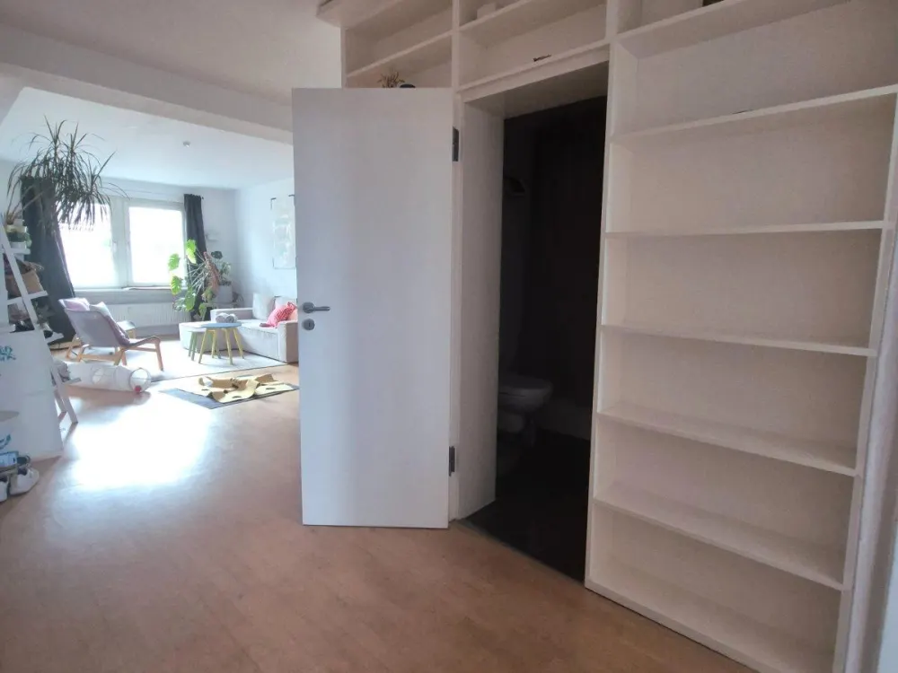 820€ kalt; 2-Zimmer Wohnung mit kleinen Balkon, in Flingern Nord