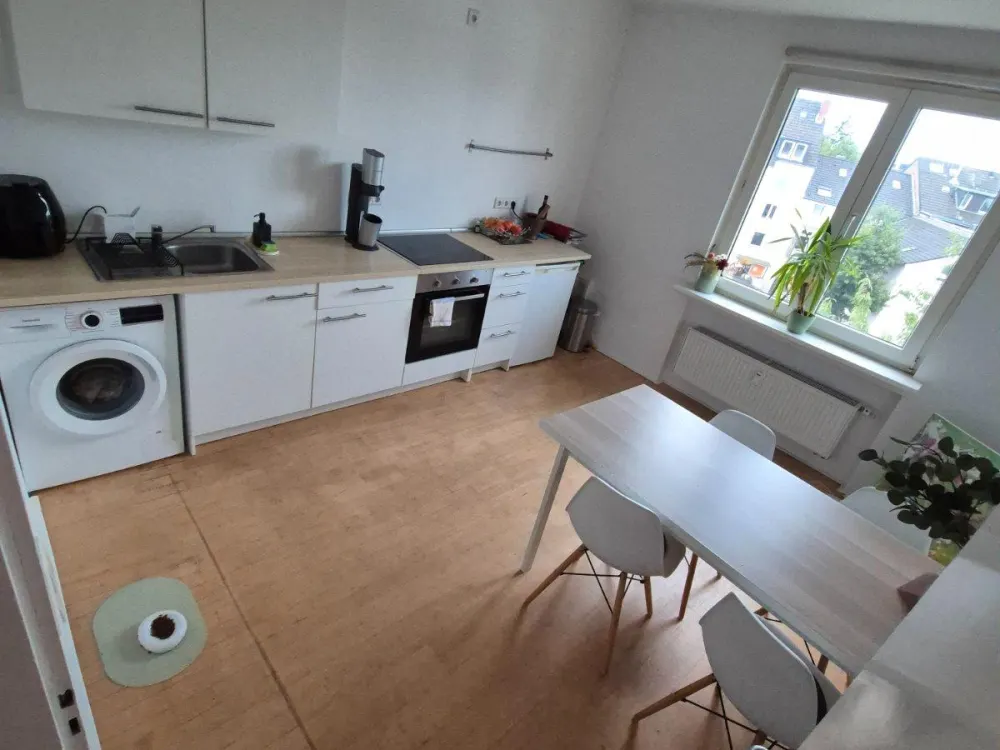 820€ kalt; 2-Zimmer Wohnung mit kleinen Balkon, in Flingern Nord
