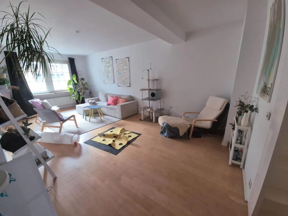 820€ kalt; 2-Zimmer Wohnung mit kleinen Balkon, in Flingern Nord