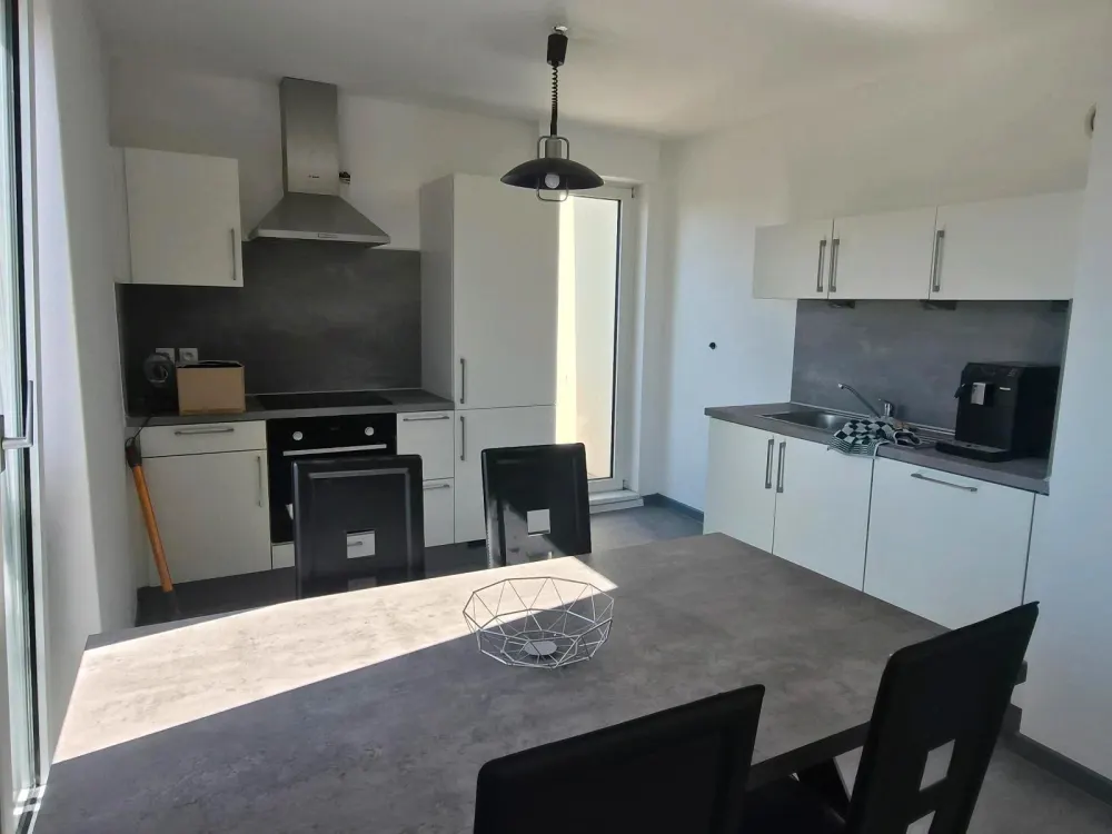 moderne Maisonette Wohnung mit Kamin, Erstbezug nach Sanierung