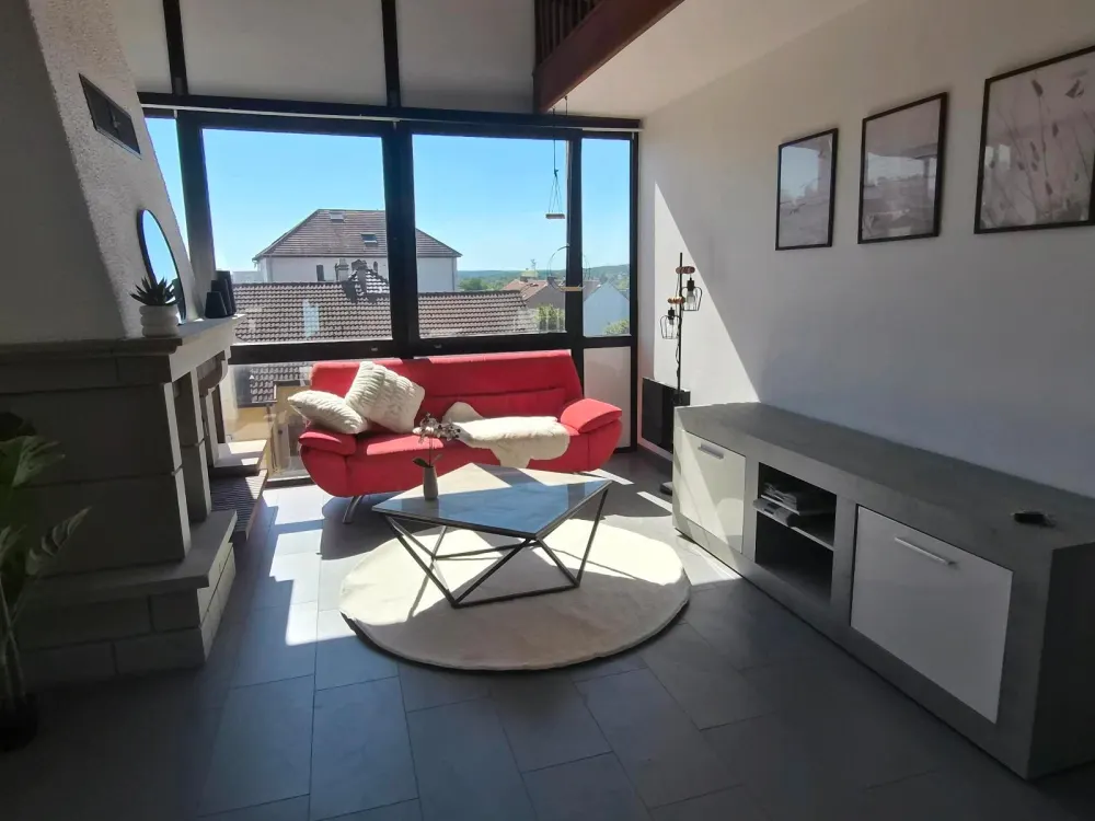 moderne Maisonette Wohnung mit Kamin, Erstbezug nach Sanierung