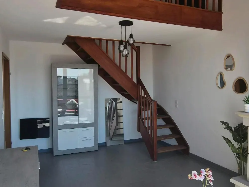 moderne Maisonette Wohnung mit Kamin, Erstbezug nach Sanierung