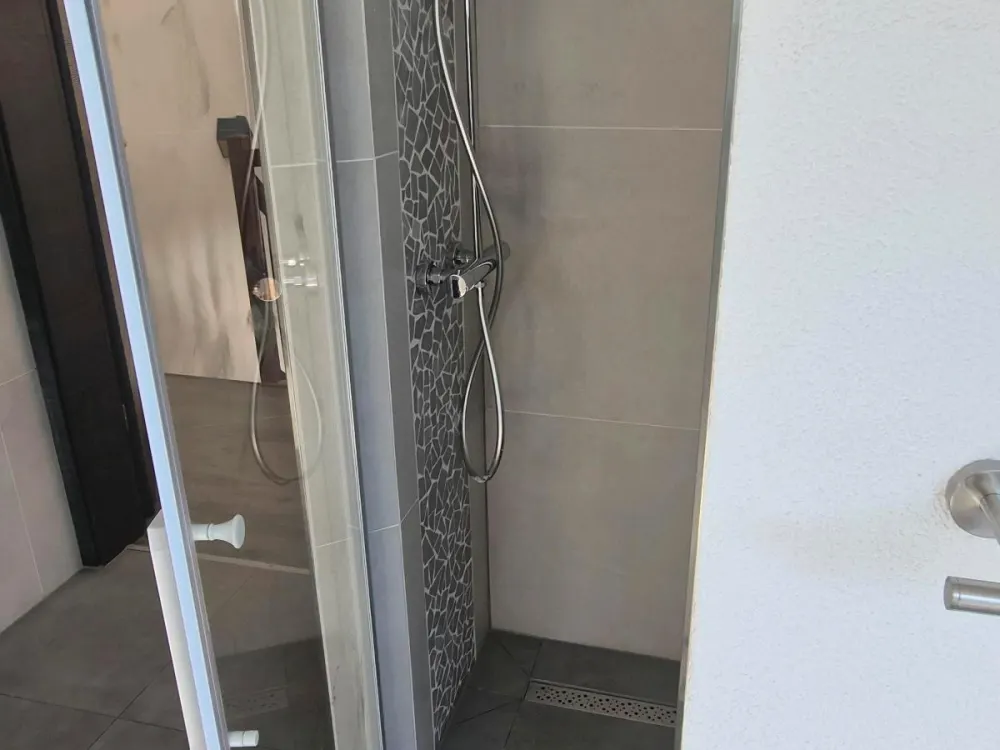 moderne Maisonette Wohnung mit Kamin, Erstbezug nach Sanierung