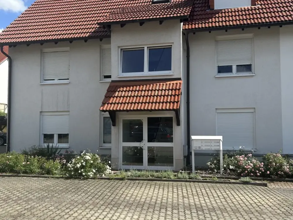 Tolle 2-Raum-Wohnung mit Küche und Balkon in Merkwitz, Ideal für Singles und Paare!