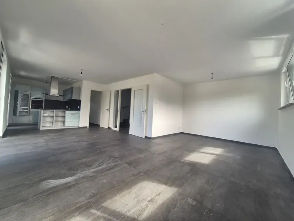 Living experience on 2 levels, 3-room maisonette with west balcony near Munich
