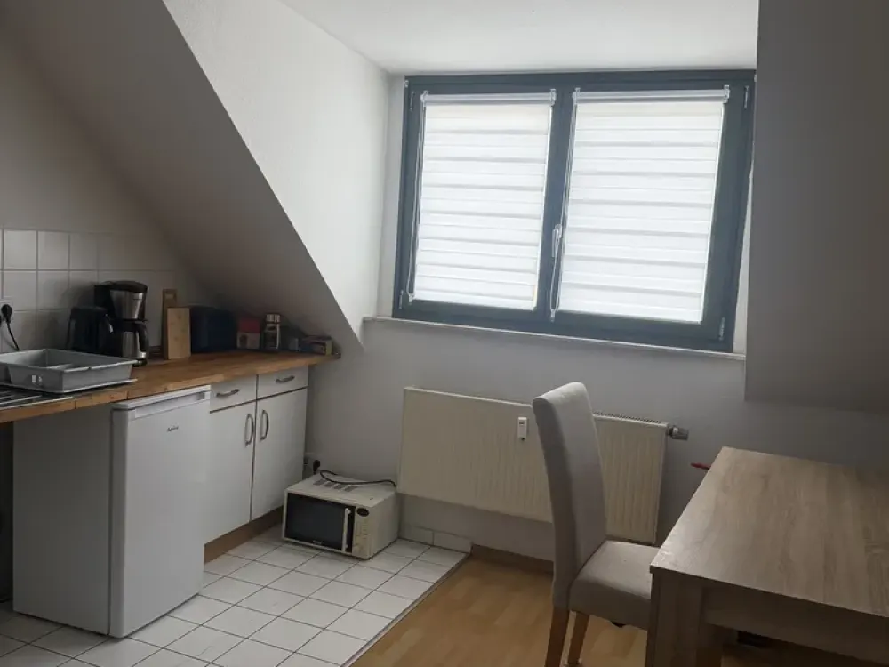Attraktive 2-Zimmer-Dachgeschosswohnung mit Tageslichtbad