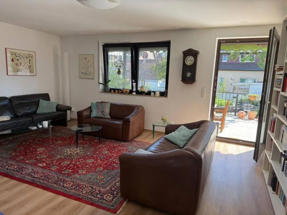 3.5-Room Apartment in KA-Grötzingen with Large South Terrace & Garden View