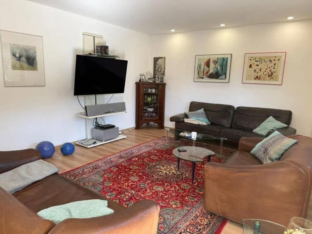 3.5-Room Apartment in KA-Grötzingen with Large South Terrace & Garden View