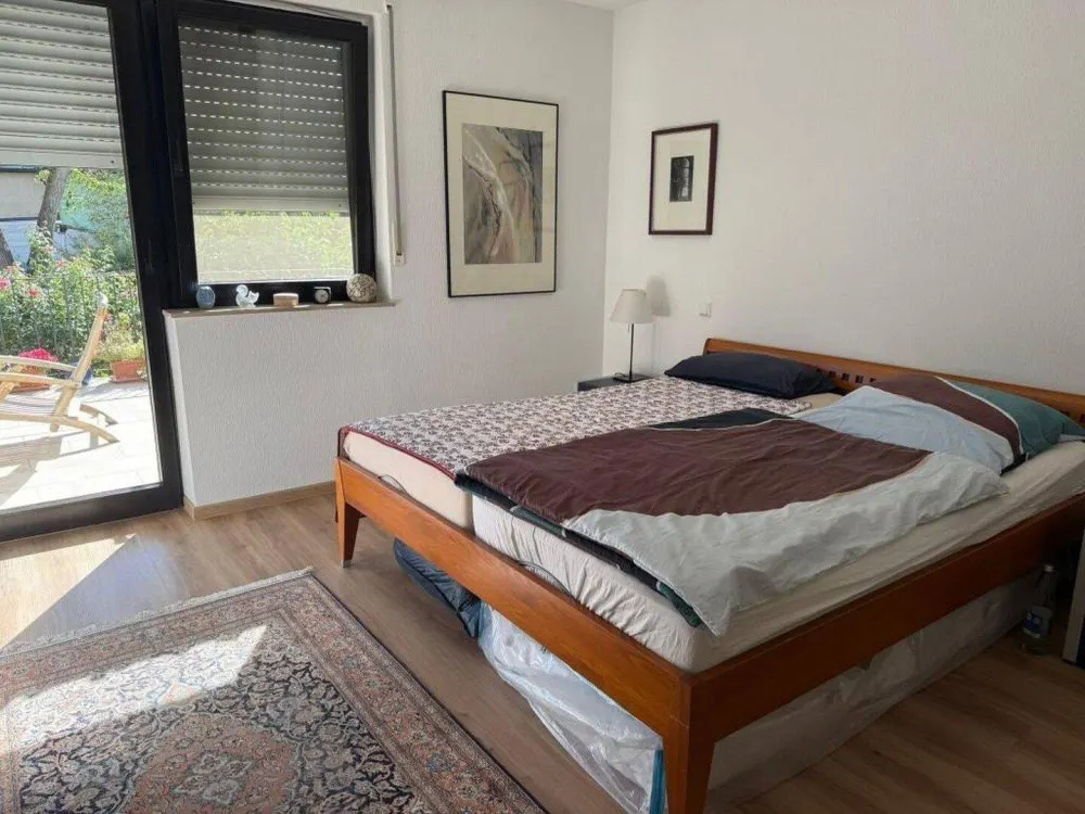 3.5-Room Apartment in KA-Grötzingen with Large South Terrace & Garden View