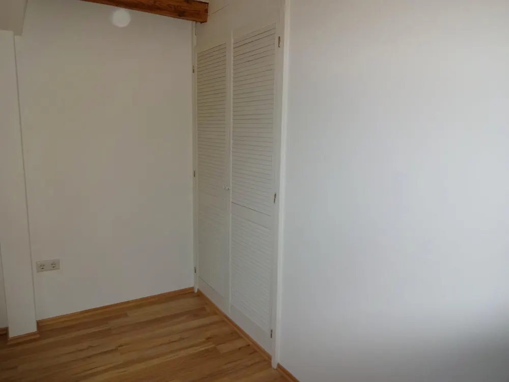 Beautiful, bright 3-room apartment with kitchen, attic, great view, close to S-Bahn