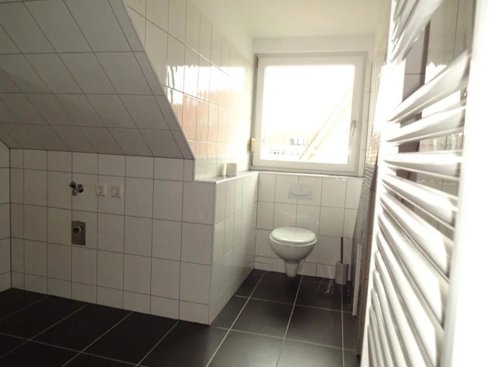 Beautiful, bright 3-room apartment with kitchen, attic, great view, close to S-Bahn