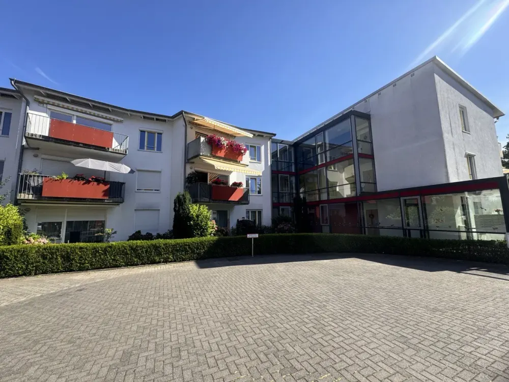 2 Zimmer mit Balkon -barrierefrei für Menschen ab 60