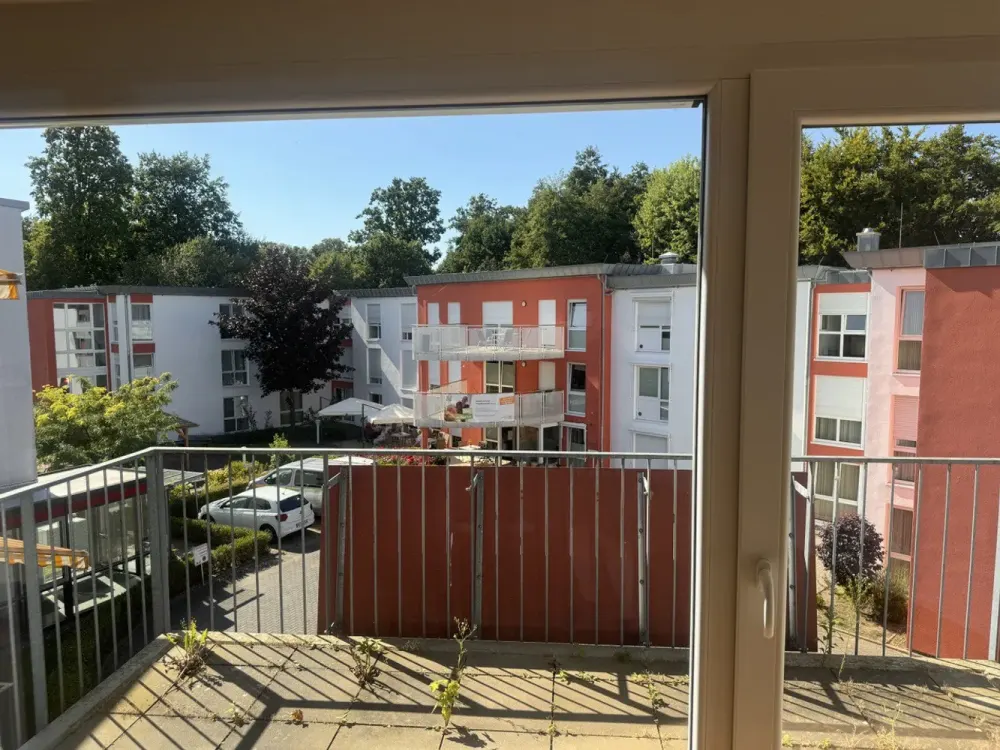 2 Zimmer mit Balkon -barrierefrei für Menschen ab 60