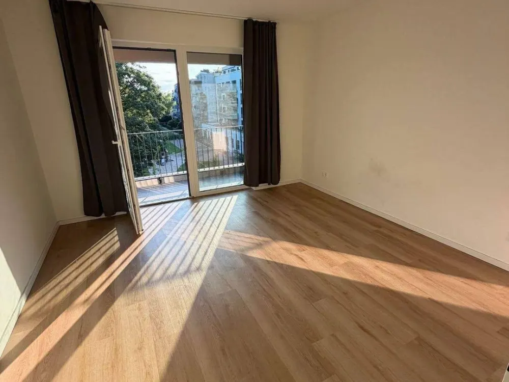 Dreamy 2-Room New-Build Apartment in Prime Location with Balcony
