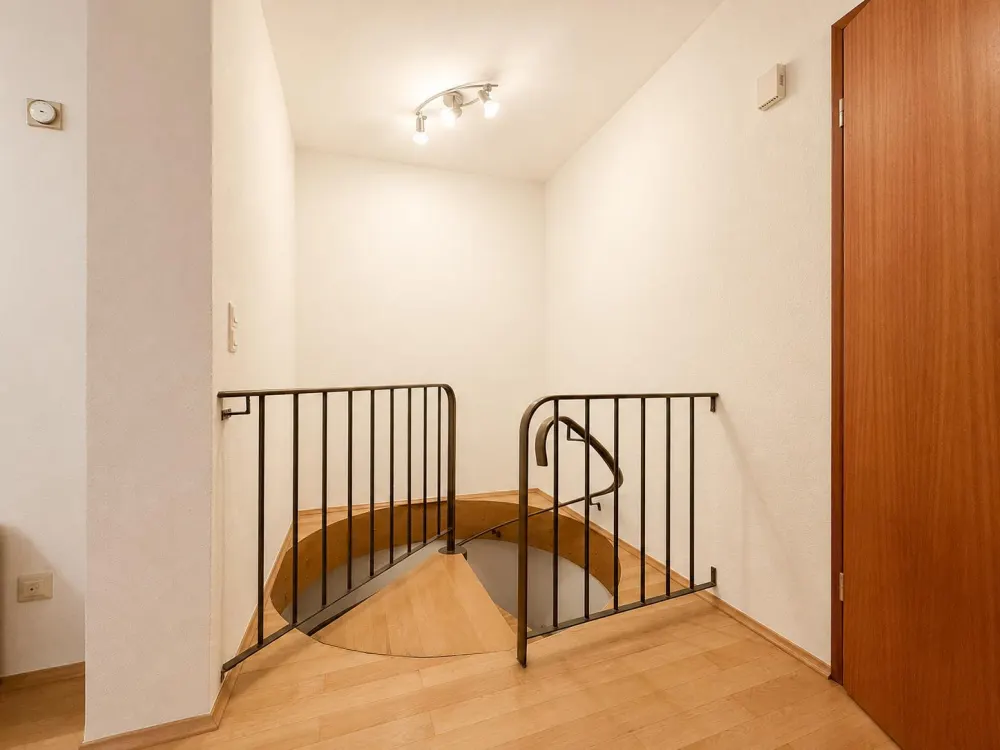 Viel Raum zum Wohlfühlen, Erdgeschosswohnung mit Garten und Sauna