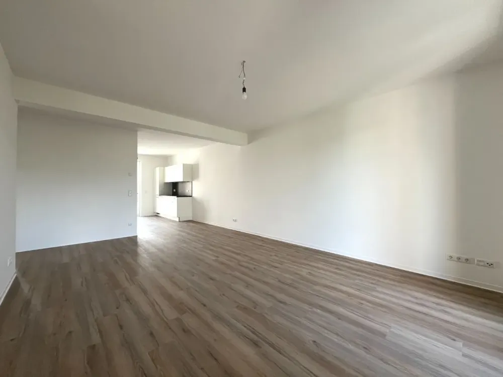 Living in the New Building: 2-Room Apartment with Balcony, Loggia and Fitted Kitchen in a Central Location
