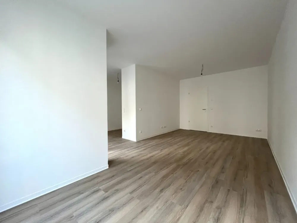 New Build: Stylish 4-Room Apartment with Daylight Bathroom, Bathtub, Loggia and Balcony in Zentrum-Ost
