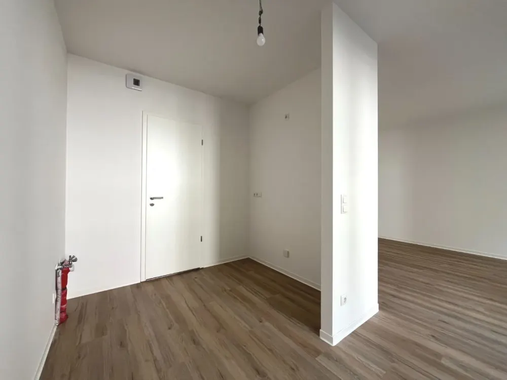 New Build: Stylish 4-Room Apartment with Daylight Bathroom, Bathtub, Loggia and Balcony in Zentrum-Ost