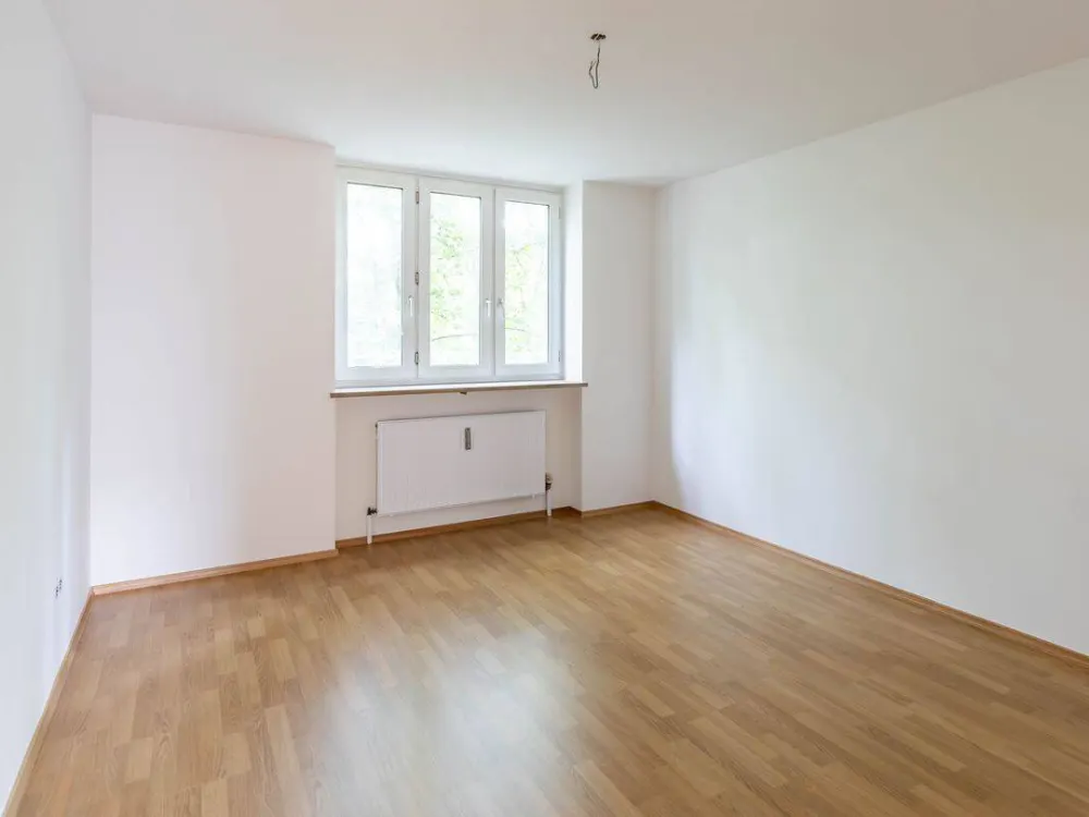 Erstbezug nach Sanierung: Wohnung mit guter Anbindung