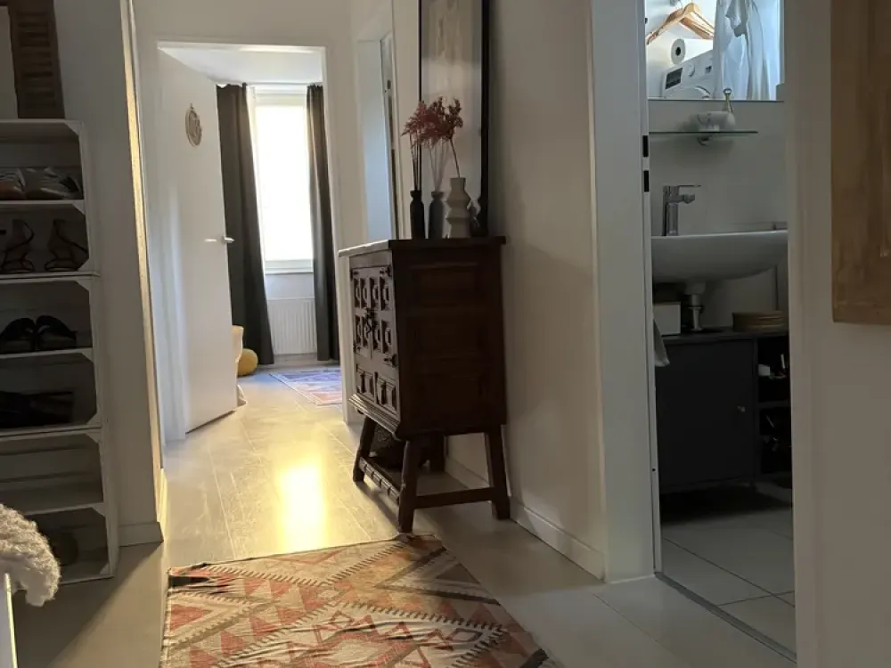 Familientraum in Rödelheim: Sonnige 3-Zimmer-Wohnung mit Balkon und Tiefgaragenstellplatz