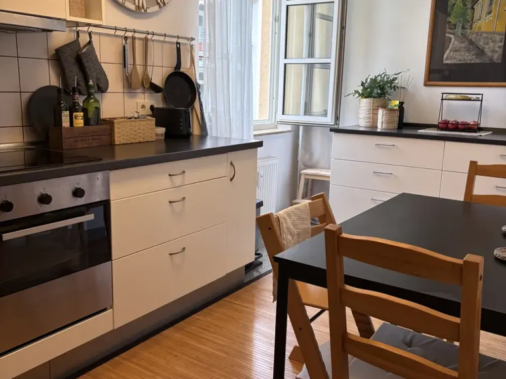 Familientraum in Rödelheim: Sonnige 3-Zimmer-Wohnung mit Balkon und Tiefgaragenstellplatz