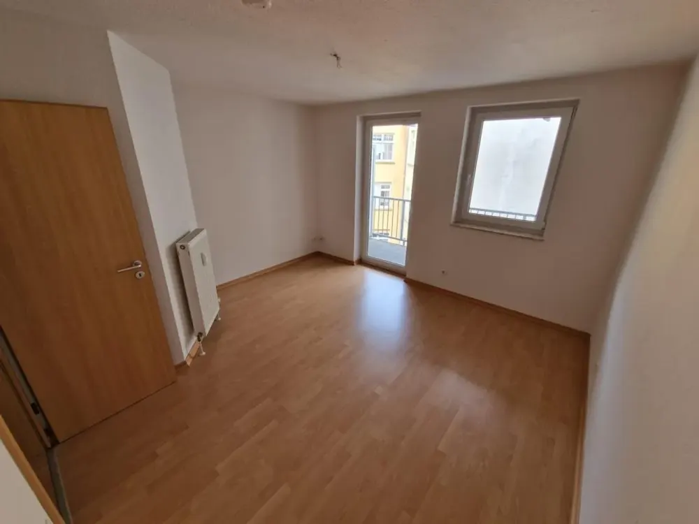 Helle 2-Zimmer-Wohnung mit Balkon, zentral in Krefeld