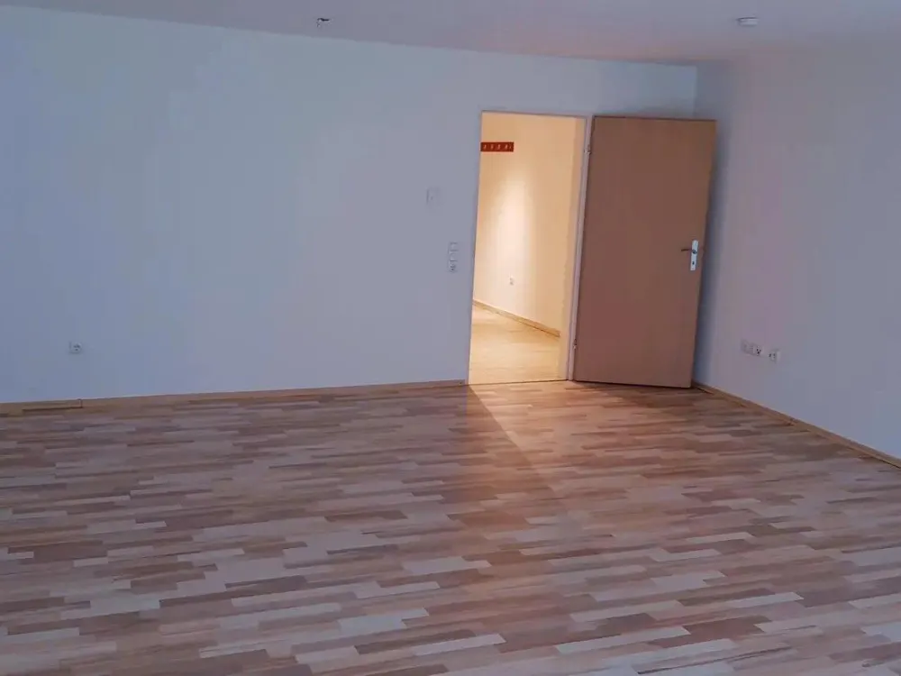 Einzimmerwohnung mit großer Terrasse zur Miete