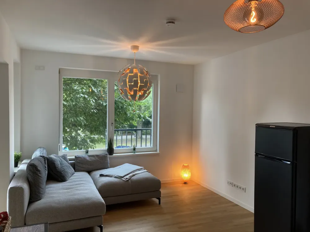 Stilvolle 2-Zimmer-Wohnung mit Balkon, gehobener Ausstattung im Schillerkiez