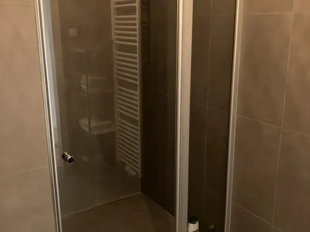 Stilvolle 2-Zimmer-Wohnung mit Balkon, gehobener Ausstattung im Schillerkiez