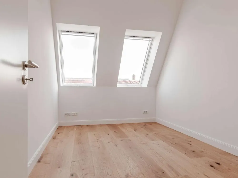 Erstbezug mit TERRASSE im Dachausbau, stilvolle 2-Zimmer-Wohnung mit AUFZUG in Prenzlauer Berg