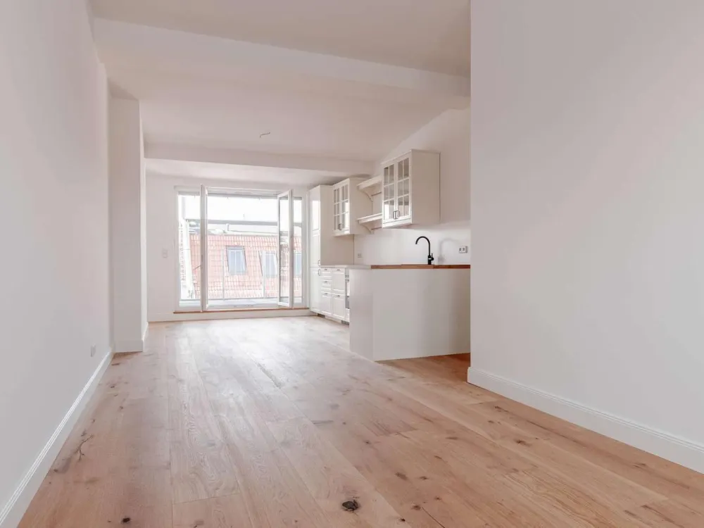 Erstbezug mit TERRASSE im Dachausbau, stilvolle 2-Zimmer-Wohnung mit AUFZUG in Prenzlauer Berg