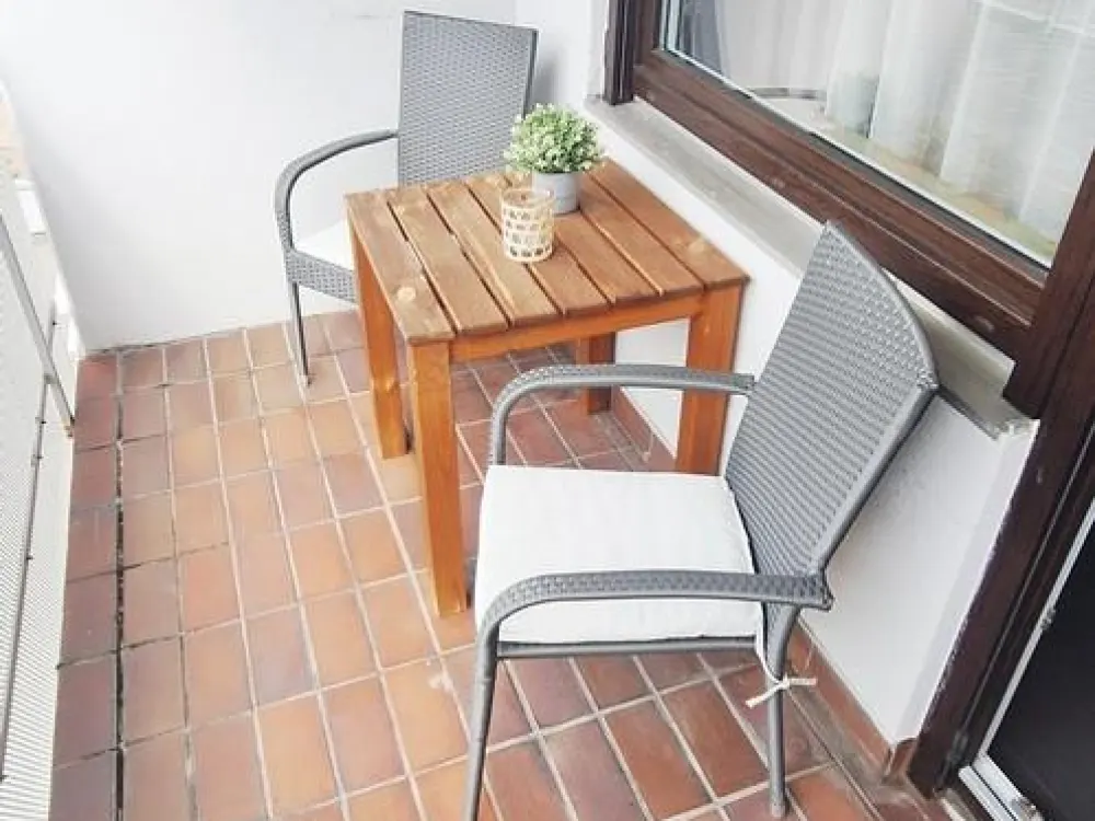 Vollmöbliertes 1-Zimmer-Apartment mit Balkon in Stuttgart-Ost, ab 3 Monaten bis unbefristet