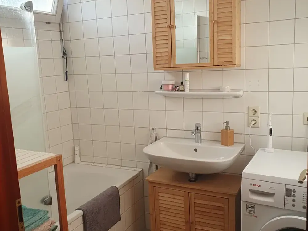 Helle hohe 3 Zimmerwohnung in Neuhausen