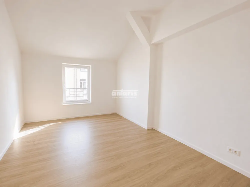 antaris Immobilien GmbH ** Old Town Flair Meets Living Comfort - 4 Rooms in the Heart of Erfurt! **
