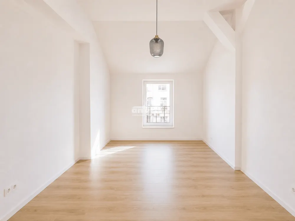 antaris Immobilien GmbH ** Old Town Flair Meets Living Comfort - 4 Rooms in the Heart of Erfurt! **