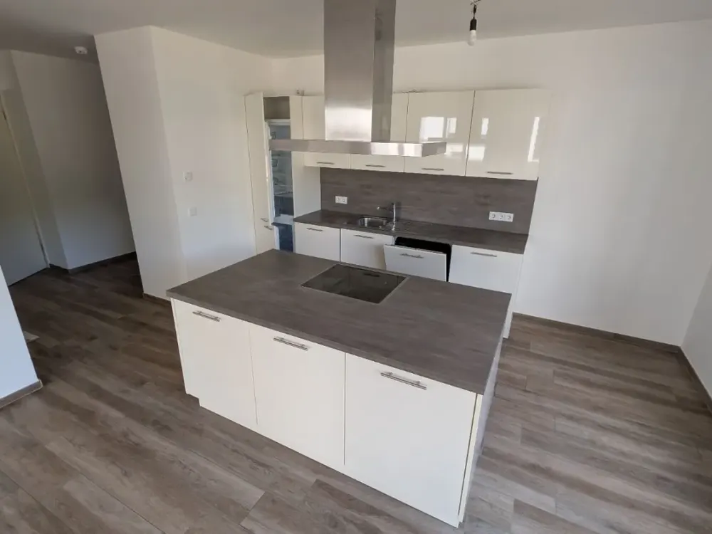 Moderne Erdgeschosswohnung mit Garten in Kelkheim