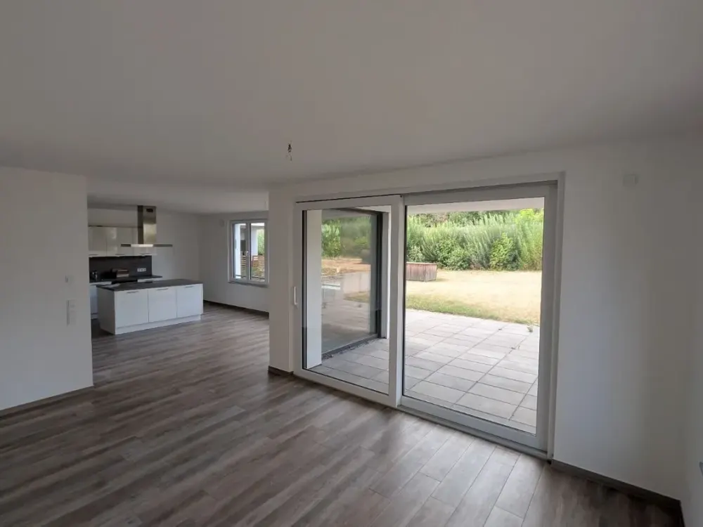 Moderne Erdgeschosswohnung mit Garten in Kelkheim