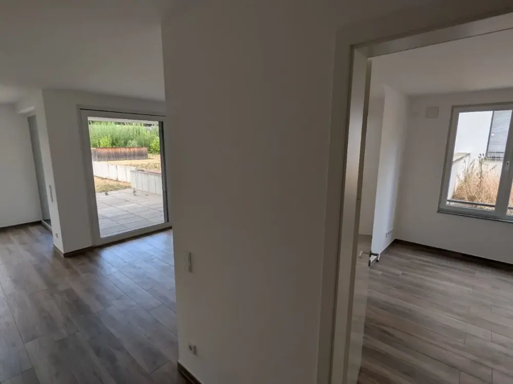 Moderne Erdgeschosswohnung mit Garten in Kelkheim