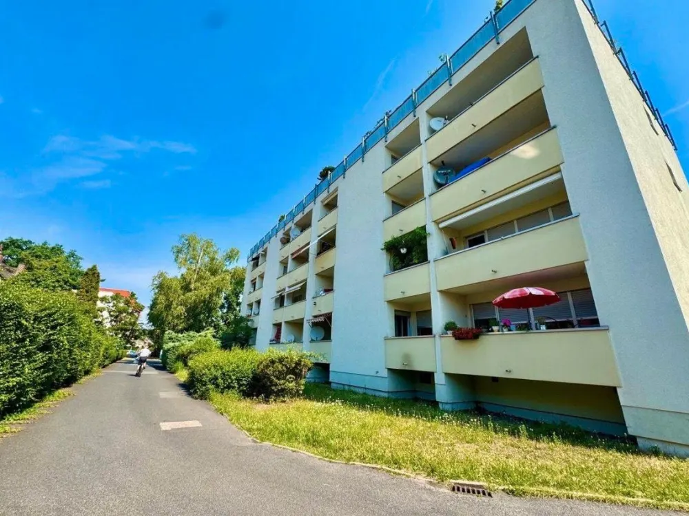 geräumige 1-Zi-Whg mit Küche,Balkon,Stellplatz in Nbg-Altenfurt