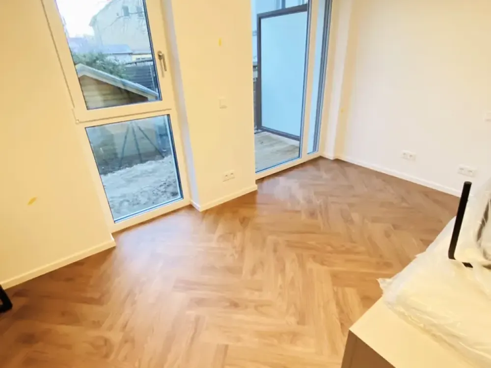 Möbliert mit Balkon, EBK und Abstellkammer! Direkt in Adlershof!