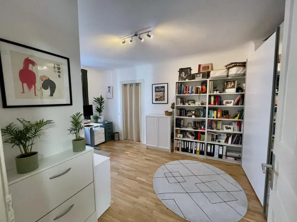 Charmante 3-Zimmer-Altbauwohnung mit Balkon & Top Lage!!