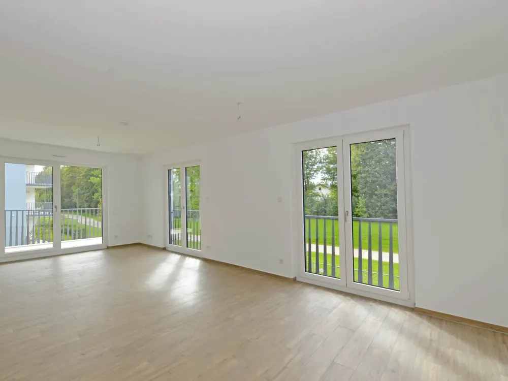 Alles vom Feinsten: Hochwertige, sehr helle und ruhige Wohnung im Paosopark mit Fliesen und Top EBK